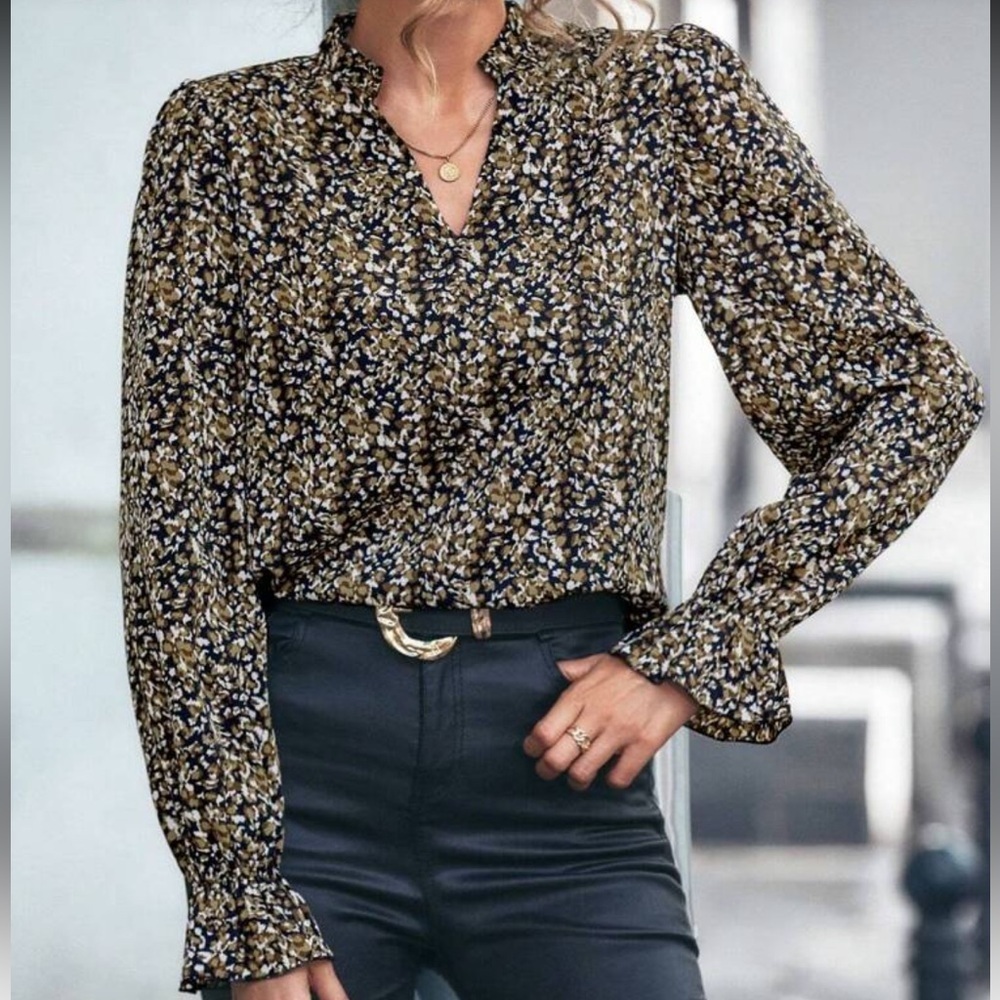 SHEIN All Over Print Ditsy Blouse